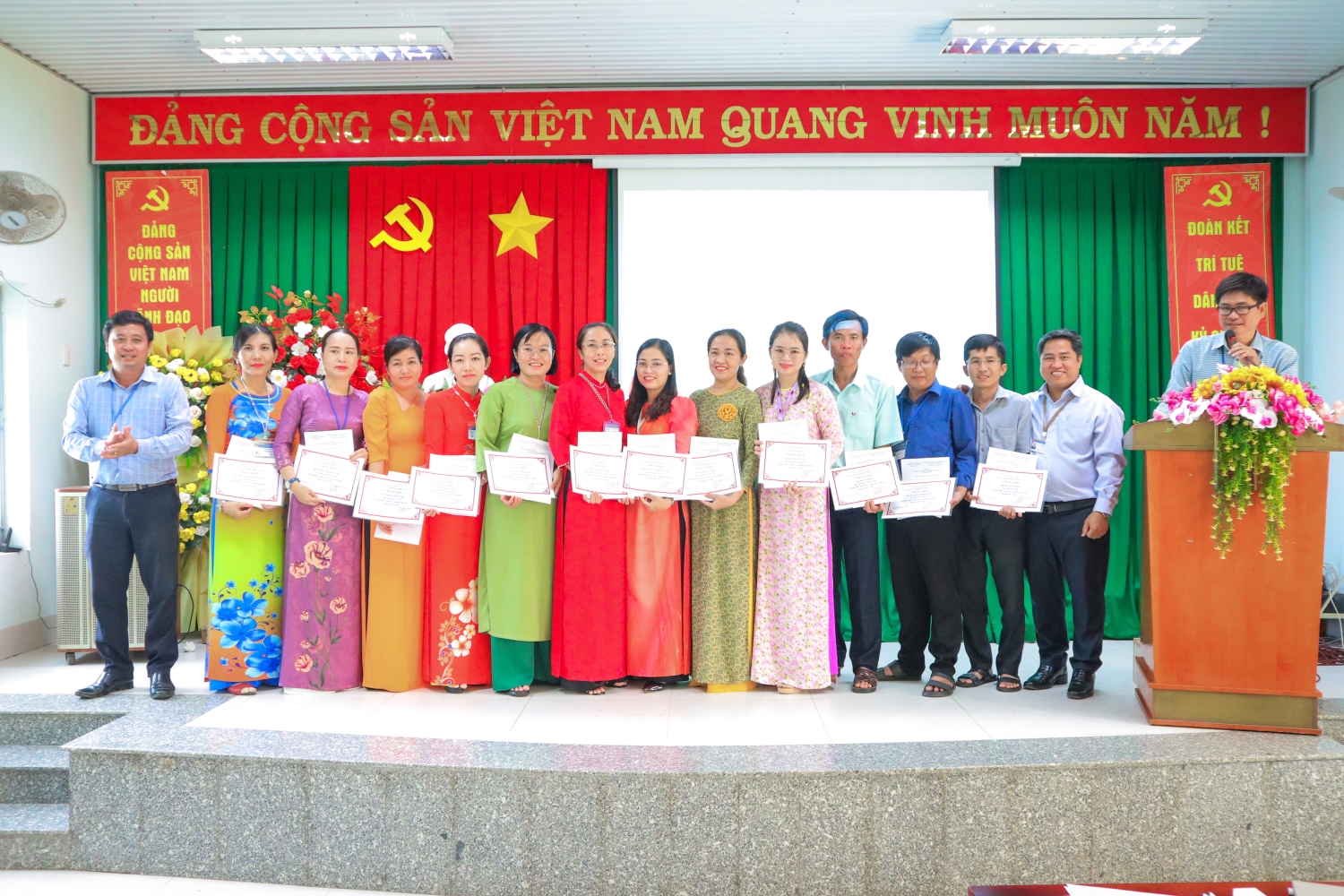 Hội nghị VCNLĐ Trường THPT Tân Hưng - Năm học 2025 – 2026